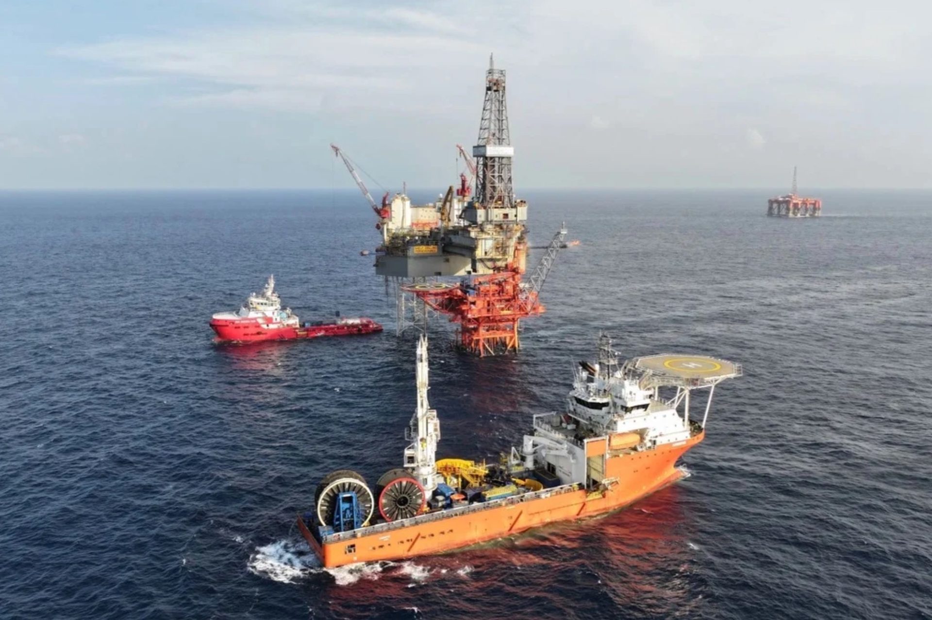 У берегов Вьетнама обнаружены новые запасы нефти и газа