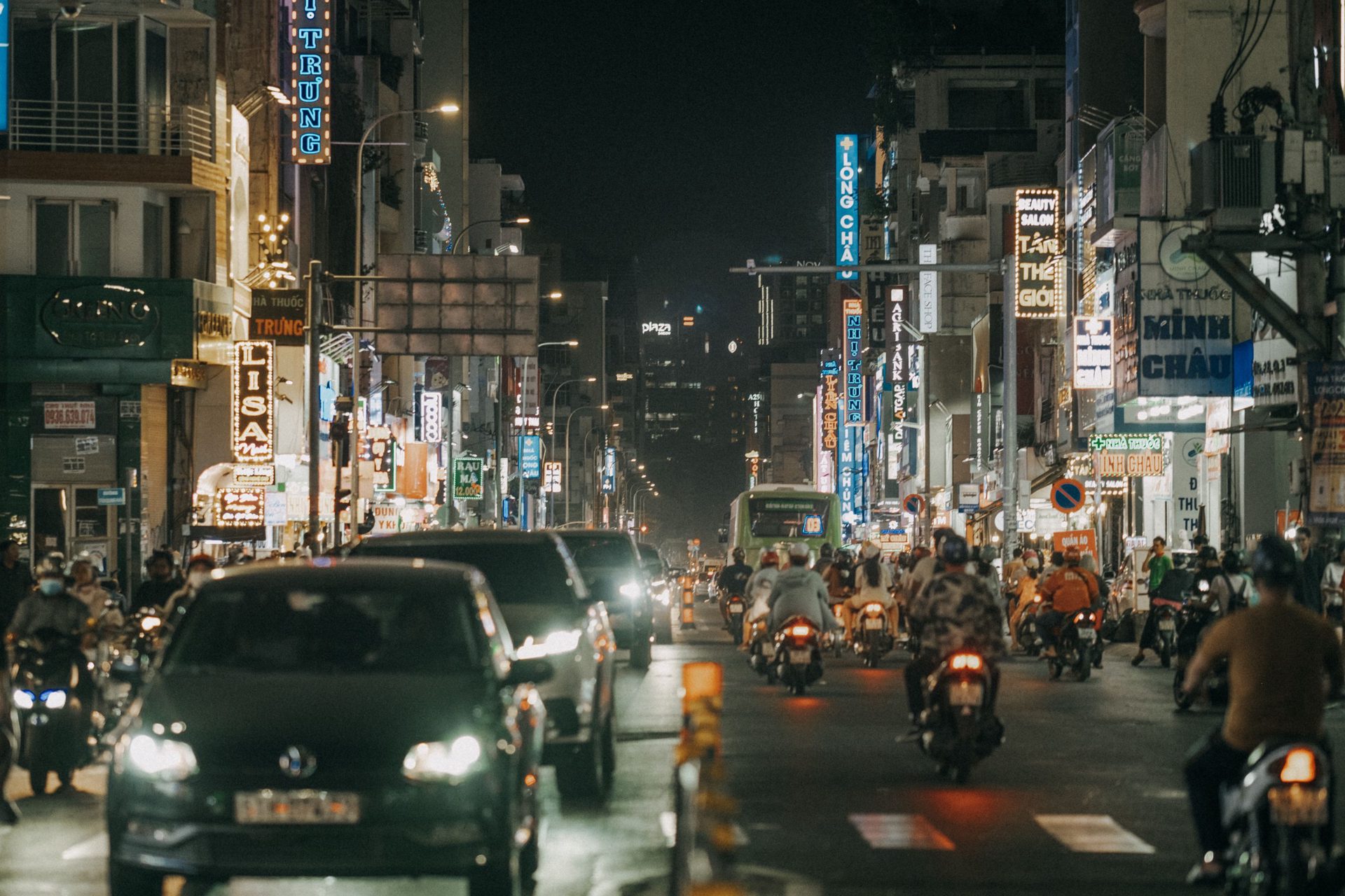 Vietnam ranked ninth in the world for residents' and tourists' safety