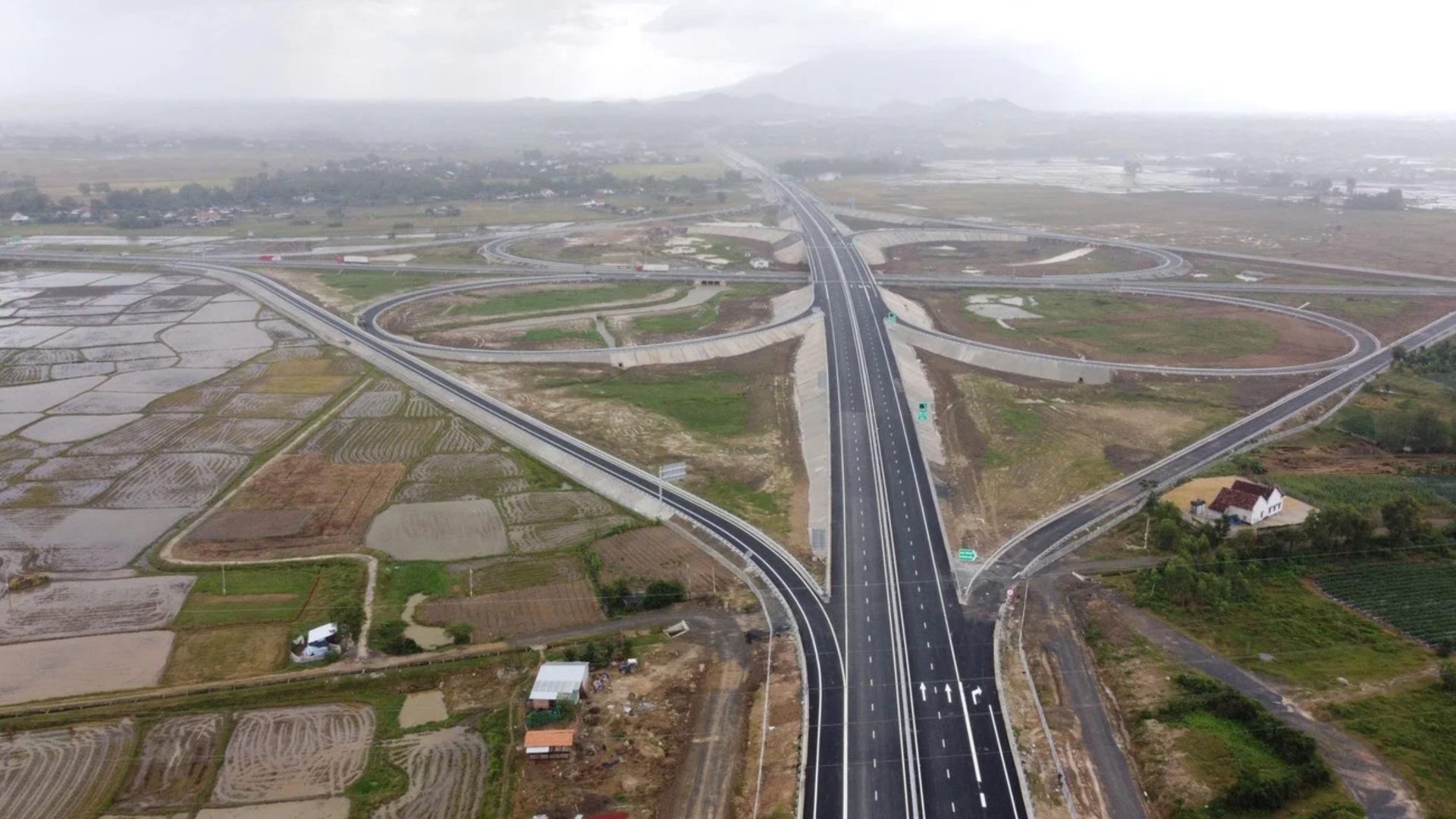 Construction of the Nha Trang — Buon Ma Thuot Expressway to be Completed by the End of the Year